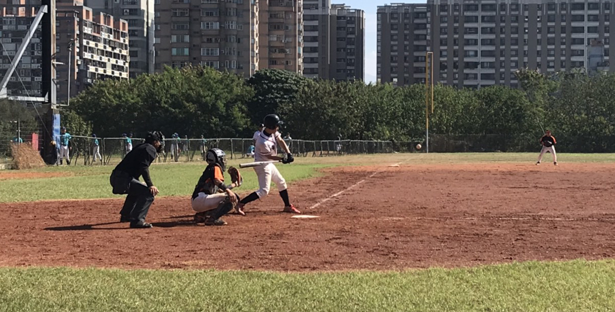 嶺東科大對戰彰化師大，爭奪首勝。 攝/張力元 